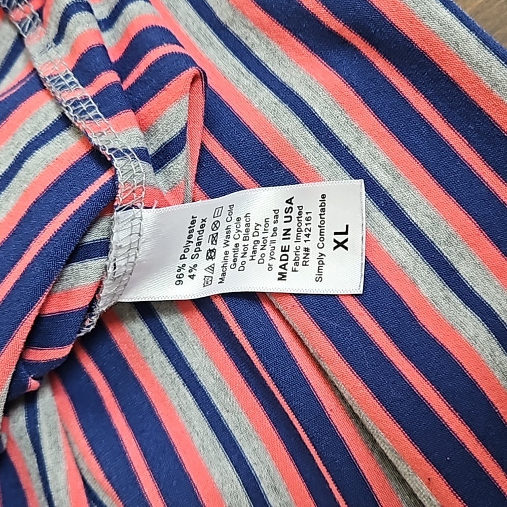 LULAROE TOP - Picture 8 of 8